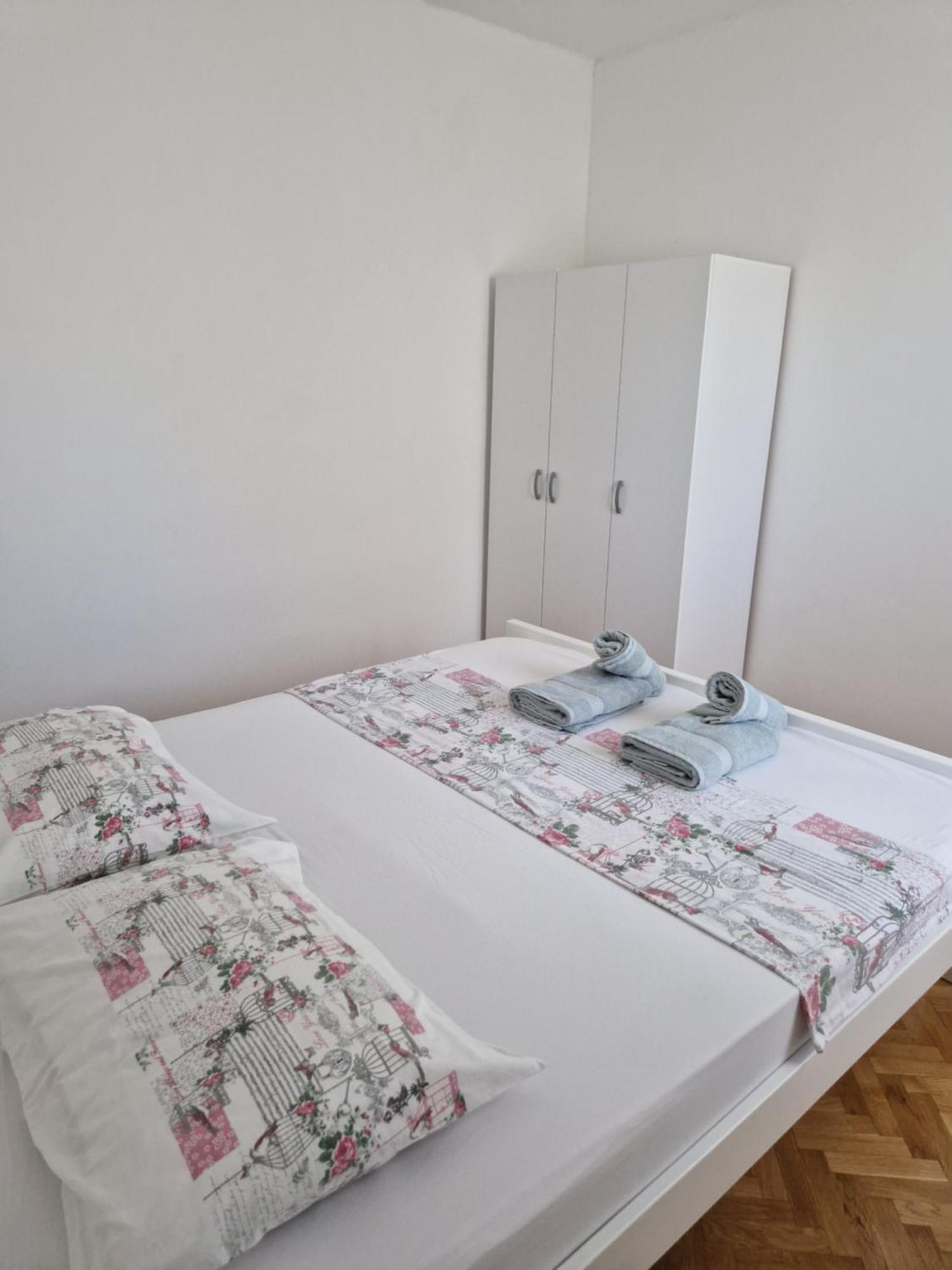 Apartman Murter Centar Apartment Luaran gambar